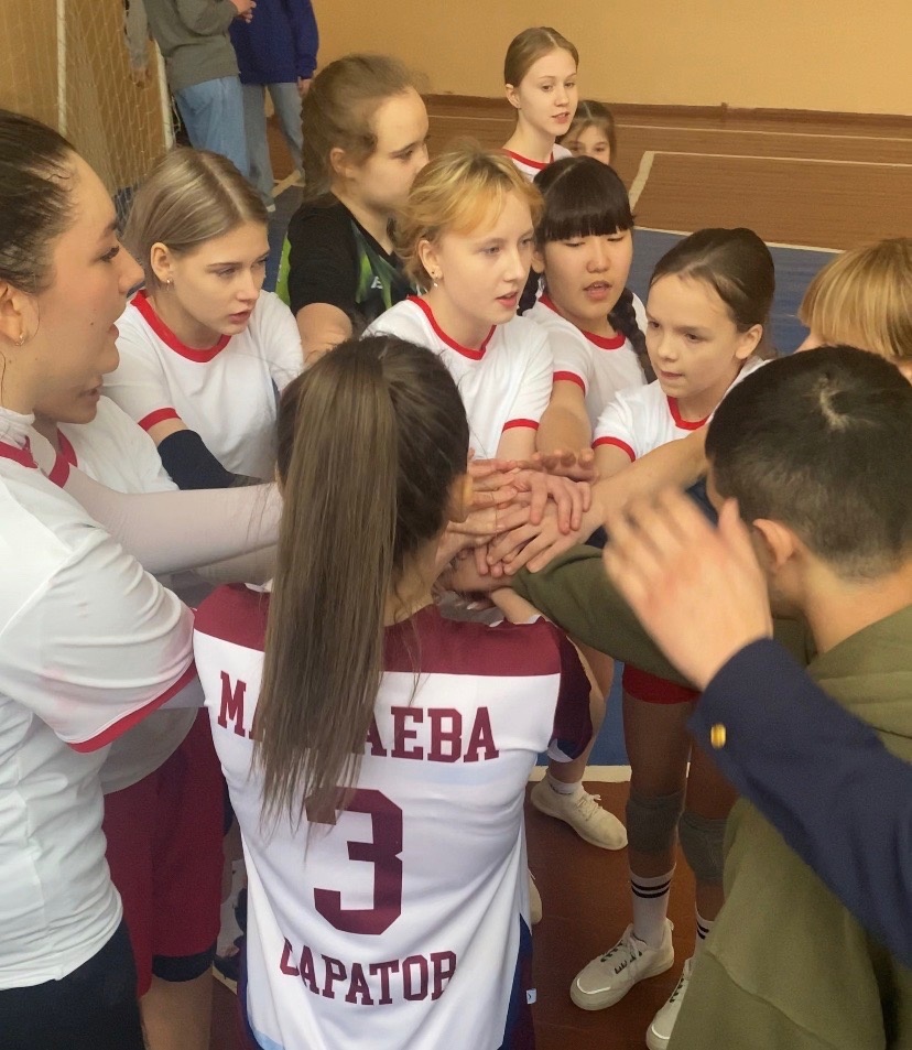 Первенство Ленинского района по волейболу среди общеобразовательных школ.